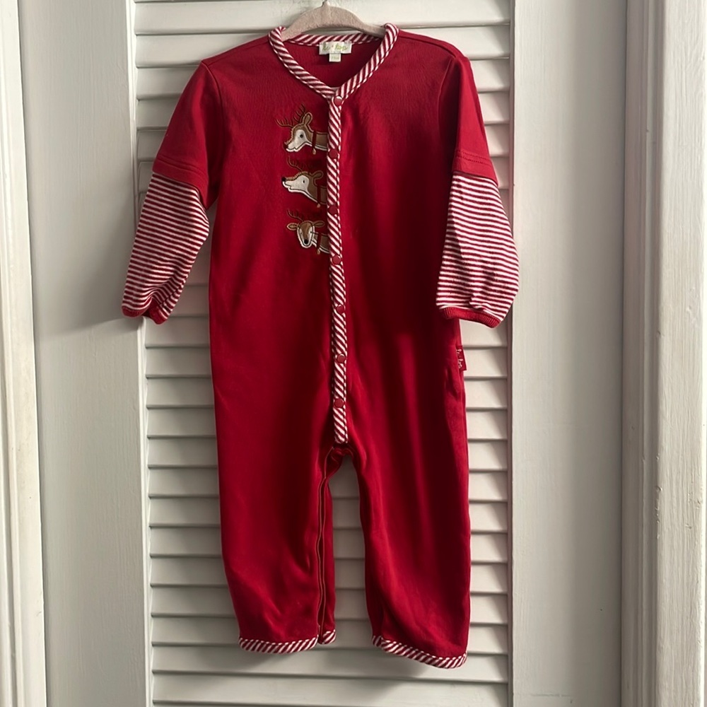 Le Top Reindeer Onesie 18M.Back Has Faux “Bum” Snaps W/A 3D Reindeer.LIKE NEW!